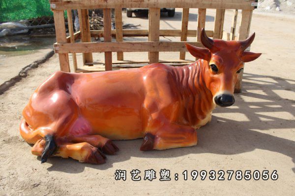 草坪玻璃钢黄牛动物雕塑