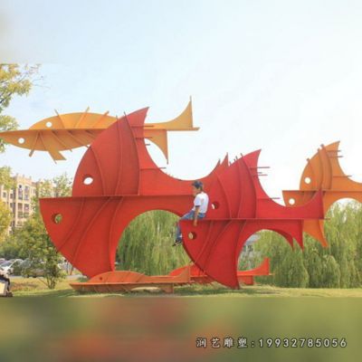 学校不锈钢鱼动物雕塑