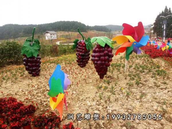 草坪玻璃钢葡萄景观雕塑