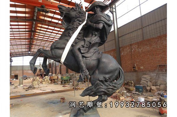 街边骑马人物铜雕