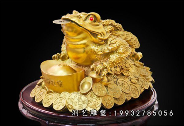 草坪金蟾动物铜雕