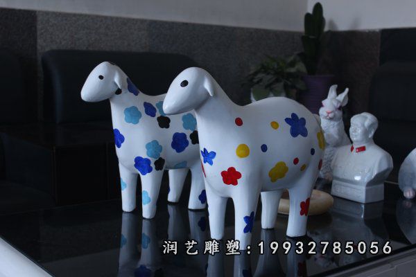 园林玻璃钢羊动物雕塑