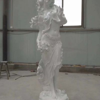 街道西方人物石雕
